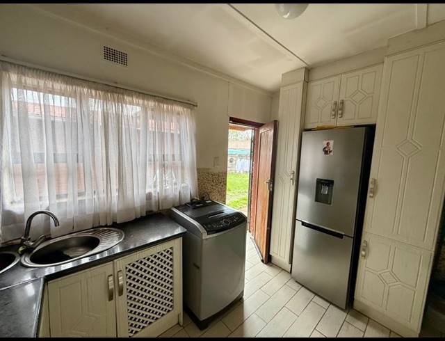 3 BEDROOM HOUSE FOR SALE IN VANDERBIJLPARK CE 2
